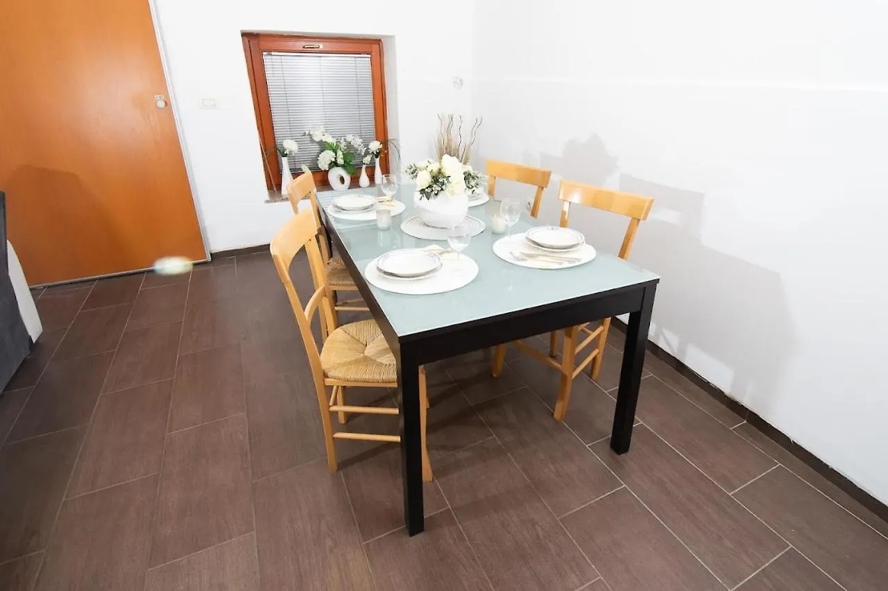 Kuca Za Odmor Ivanka Apartment Vodnjan 0*,  Croatia